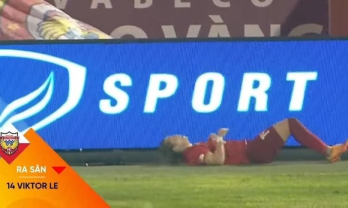 Tân binh Việt kiều Viktor Lê báo tin buồn sát ngày lên U22 Việt Nam