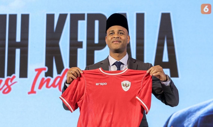 HLV trưởng Kluivert nóng lòng ra mắt ĐT Indonesia