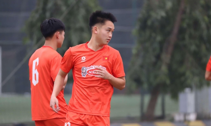 Việt kiều Andrej Nguyễn ghi điểm ở trận đấu của U22 Việt Nam