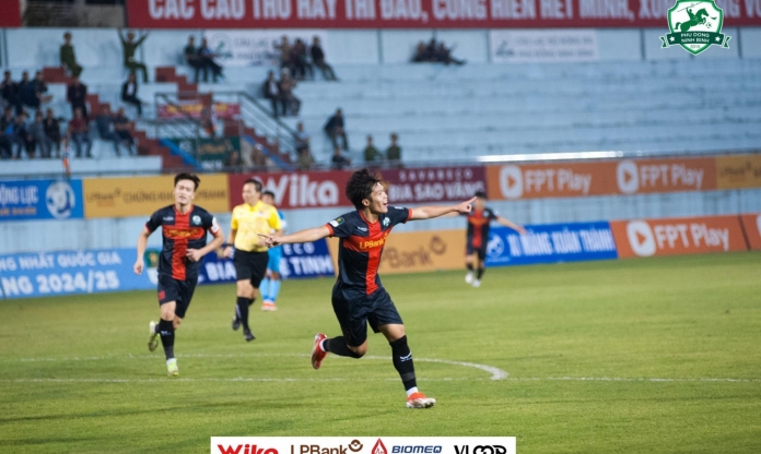 Thắng 5-0, đội bóng của Hoàng Đức tiến sát vé thăng hạng