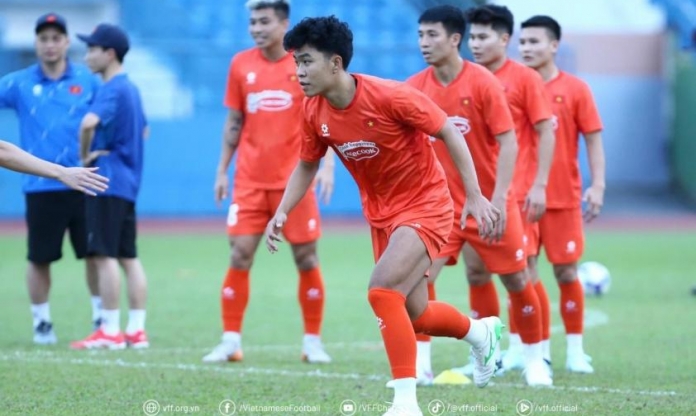 Trung vệ ĐT Việt Nam nguy cơ lỡ hẹn trận gặp Malaysia