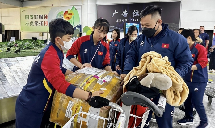 14 cầu thủ Việt Nam cập bến Trung Quốc