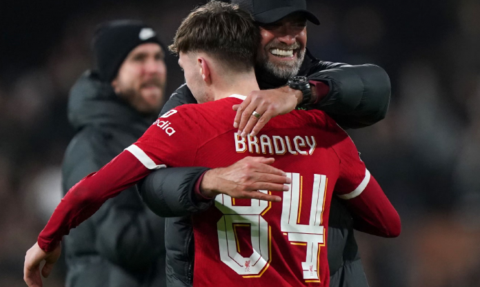 HLV Klopp chỉ 'vị cứu tính' giúp Liverpool vào chung kết Carabao Cup