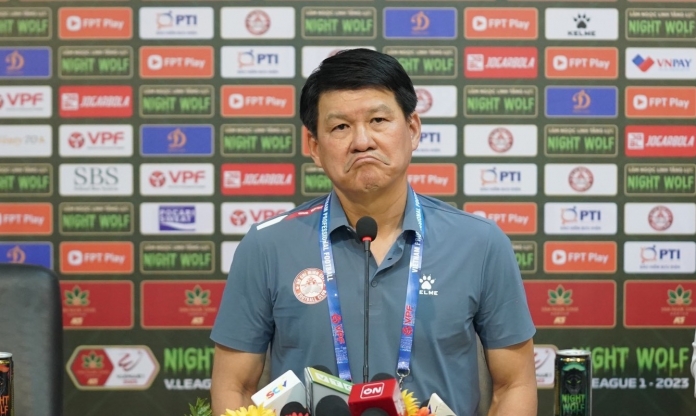 HLV TP. HCM bức xúc: 'Lãnh đạo Hà Nội FC trừng mắt một cái thì trọng tài nào chả sợ'