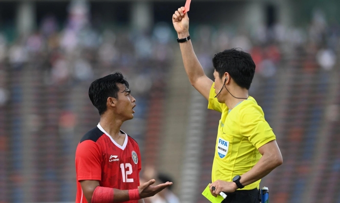 'Máy ném biên' Indonesia bị đuổi sau 3 phút thi đấu ở Hàn Quốc