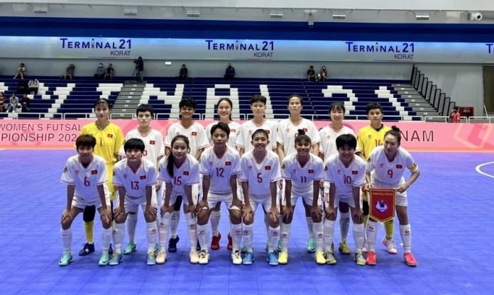 Việt Nam thắng 3-0 Trung Quốc, đặt một tay vào Cúp vô địch ở Thái Lan