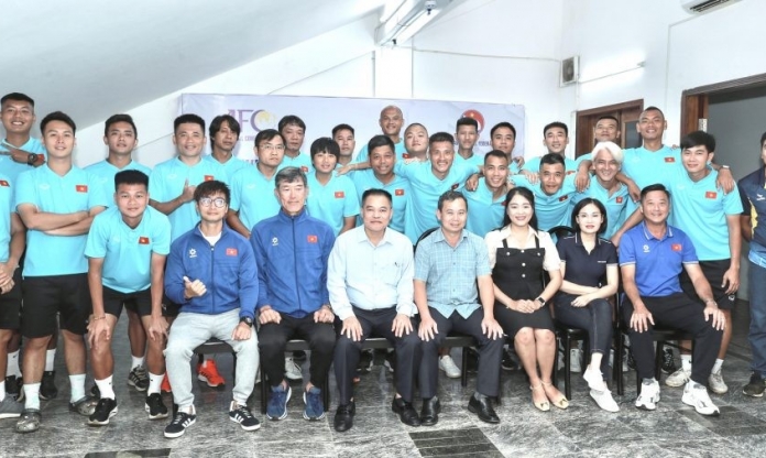 Lê Công Vinh có bằng HLV chuyên nghiệp