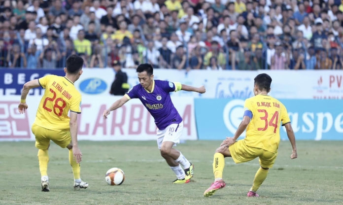 VAR phủ sóng toàn bộ vòng 6 V-League: Căng hơn dây đàn!