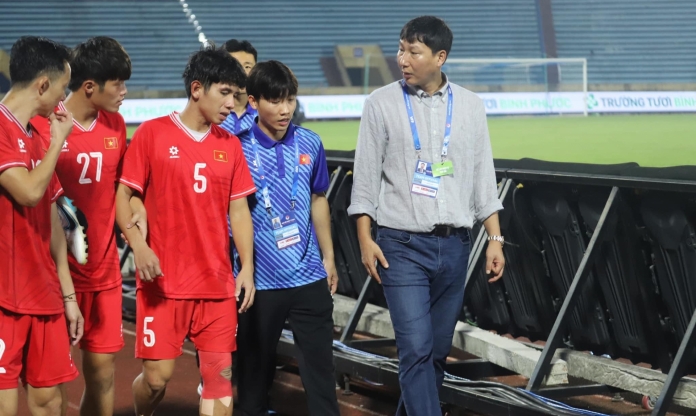 HLV Kim Sang Sik chỉ thẳng vấn đề của ĐT Việt Nam: 'Nhiều cầu thủ giỏi nhưng...'
