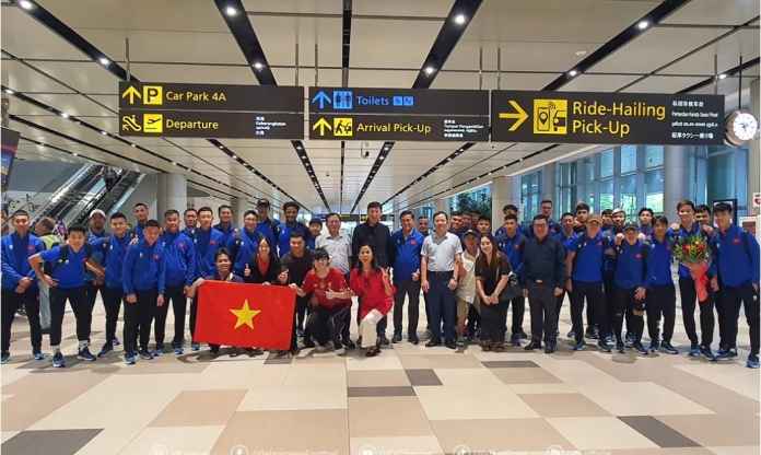 Tin tức AFF Cup 2024 mới nhất tối 23/12: ĐT Việt Nam cập bến Singapore, Xuân Son nói điều cực bất ngờ