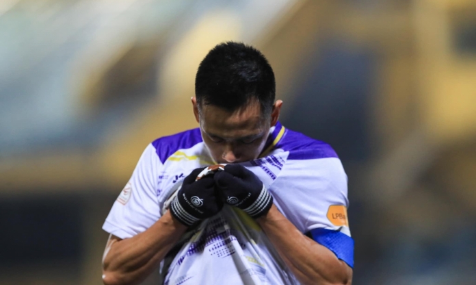 Văn Quyết ký thêm hợp đồng khủng với Hà Nội FC?