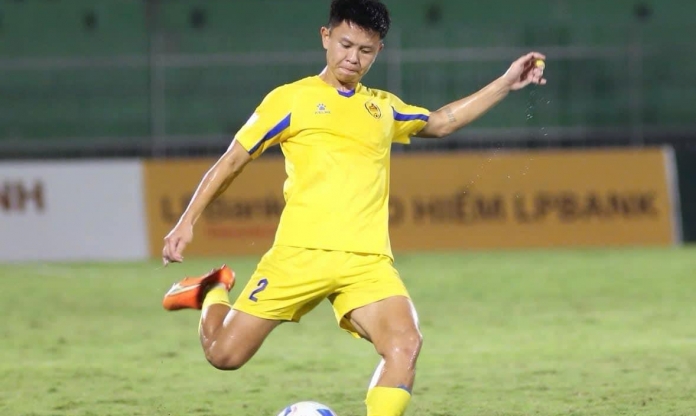 Thêm cầu thủ U23 Việt Nam đứt dây chằng sau khi đá trên sân Mỹ Đình