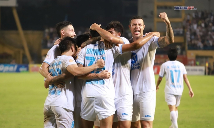 Nam Định nhấn chìm Hà Nội 3-0, khẳng định đẳng cấp nhà ĐKVĐ