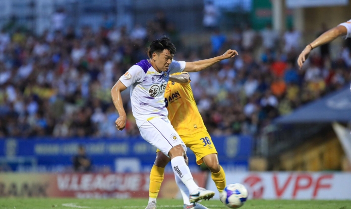 Hà Nội FC gửi công văn kiến nghị trọng tài vì làm sai luật