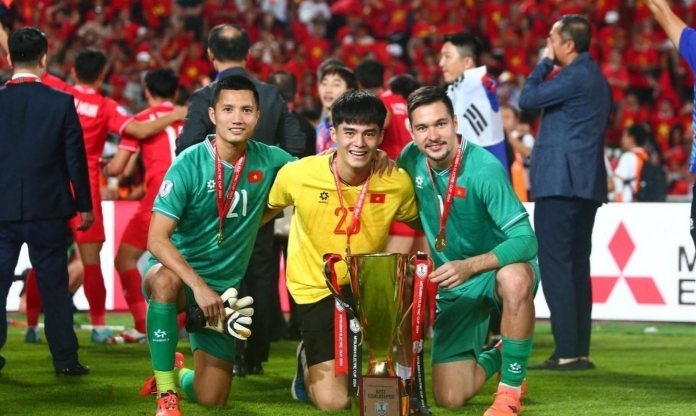 Nguyễn Filip hay Đình Triệu bắt chính trận gặp ĐT Malaysia?