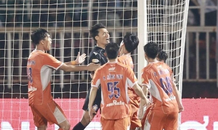 Bùi Tiến Dũng nói gì khi cản phá quả penalty của Công Phượng?