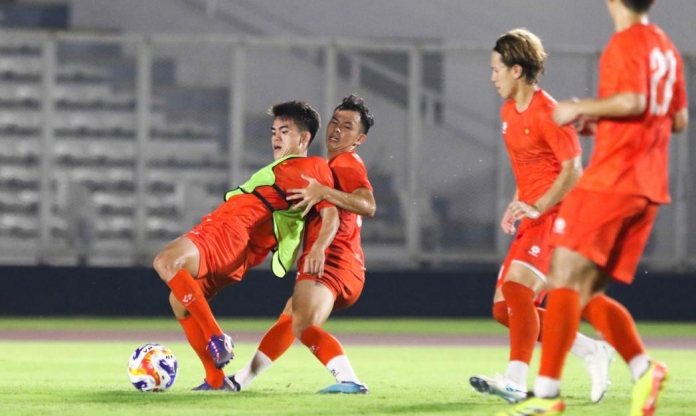 Dàn sao U23 Việt Nam 'mướt mồ hôi' trên sân của Indonesia