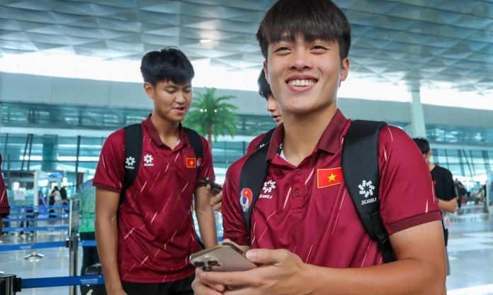Nhà vô địch U23 Đông Nam Á lên đường về nước, gây sốt ở sân bay Indonesia