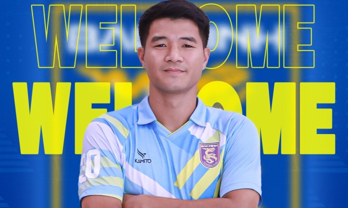 Hà Đức Chinh cập bến đại gia hạng Nhất, tranh vé thăng hạng với Công Phượng