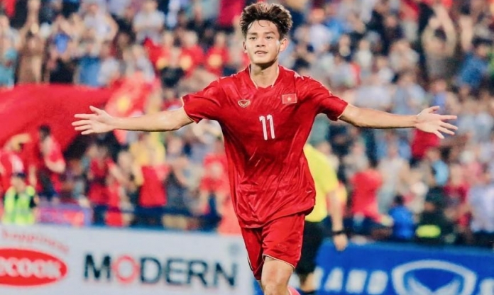 HLV Kim Sang Sik lại nhận thêm tin vui ở SEA Games 33