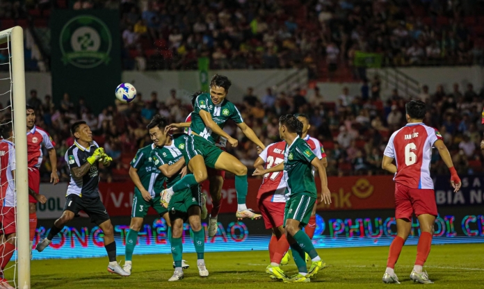 Các ứng cử viên vô địch hạng Nhất gây thất vọng lớn ngày ra quân