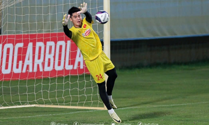 Thủ môn số 1 HAGL 'soán ngôi' Đặng Văn Lâm ở ĐT Việt Nam?