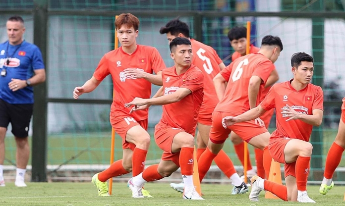 Video: Dàn sao ĐT Việt Nam 'tươi rói' hội quân trước Asian Cup