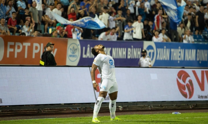 Vừa trở về từ ĐT Việt Nam, Xuân Son ra sân ngay cho Nam Định