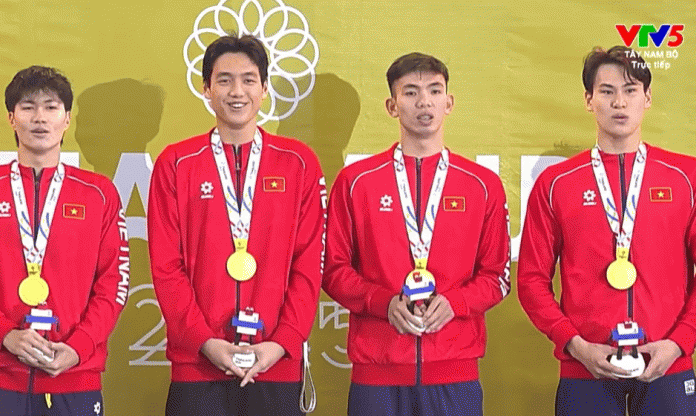 Kình ngư 17 tuổi gây sốt, ĐT bơi giành HCV quý giá cho đoàn Việt Nam