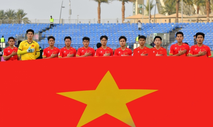 U23 Việt Nam mặc trang phục đỏ đấu U23 Trung Quốc ở bán kết