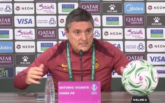 HLV U23 Trung Quốc: 'Chúng tôi sẽ làm nên điều phi thường trước Nhật Bản'