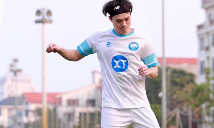 Tiền đạo ĐT Việt Nam báo tin không thể vui hơn