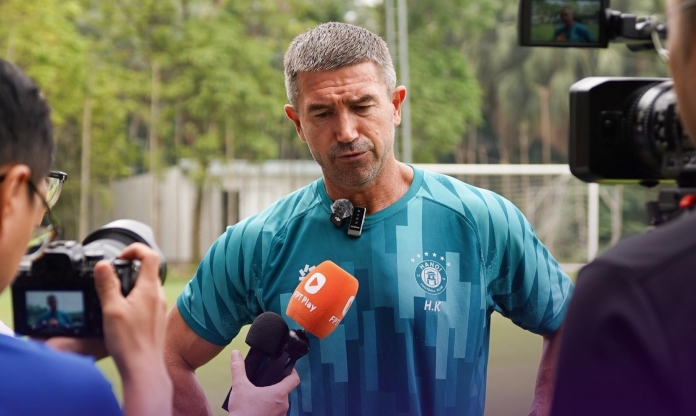 HLV Harry Kewell nói thẳng việc cầu thủ Việt Nam xuất ngoại