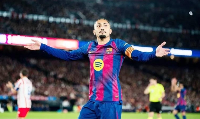 Raphinha san bằng cột mốc ghi bàn của Messi sau màn hủy diệt Valencia
