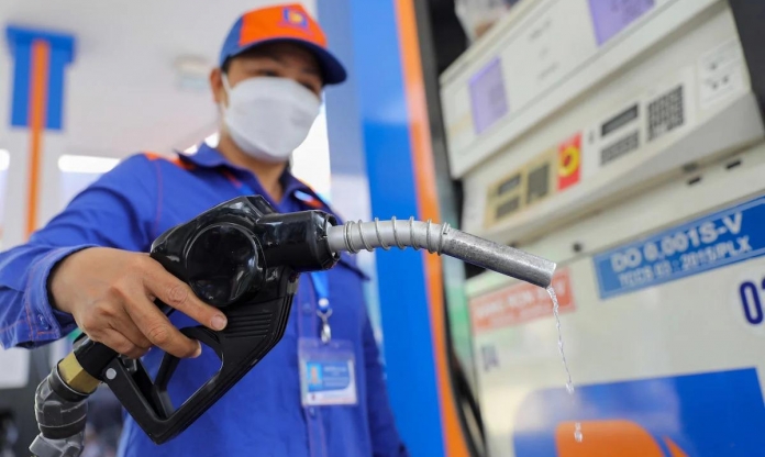 Giá xăng dầu hôm nay 31/7/2026: Trong nước tăng mạnh