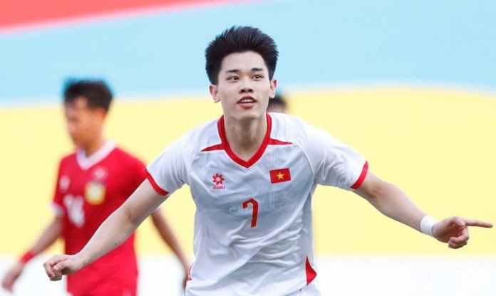 Sao nhập tịch ĐT Việt Nam chấn thương, cờ đến tay Đình Bắc