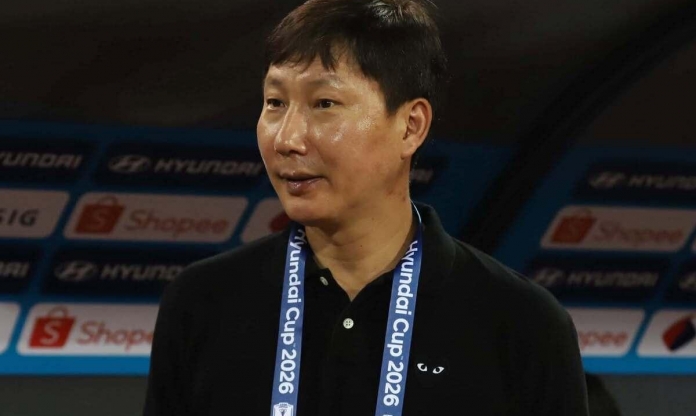 Báo Hàn nói về HLV Kim Sang Sik: 'Từ người bị quay lưng đến người hùng Việt Nam'