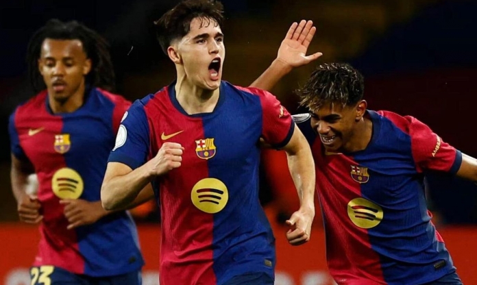 Chàng sinh viên của Barca: Sáng đi học, tối đá Champions League