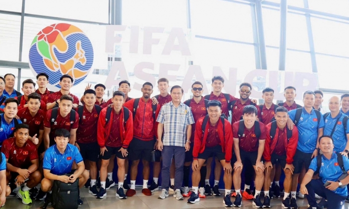 Vừa đến Indonesia, 2 tuyển thủ Việt Nam bất ngờ 'gặp sự cố' vì cốc cà phê