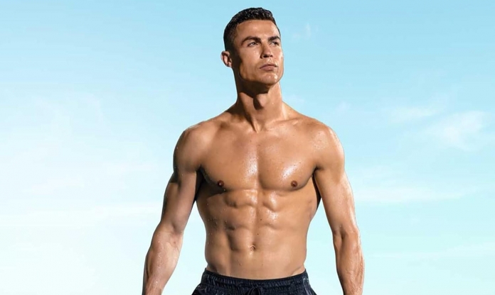Ronaldo bị tố can thiệp 'dao kéo' để có ngoại hình đẹp ở tuổi 40
