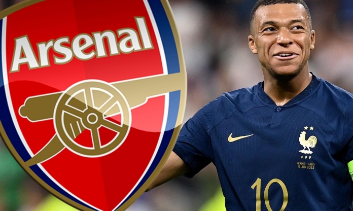 Siêu sao số 1 Real Madrid bị đào lại bức ảnh khoác áo Arsenal