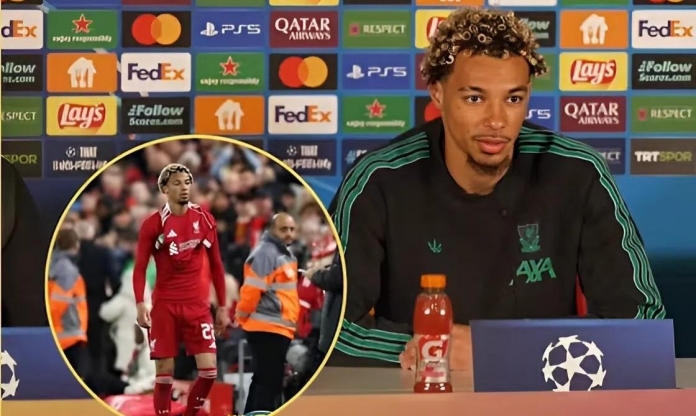 'Bom tấn' của Liverpool lần đầu lên tiếng sau tấm thẻ đỏ ngốc nghếch