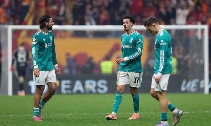 Truyền thông Anh 'cấu xé' Liverpool sau chuỗi trận tồi tệ