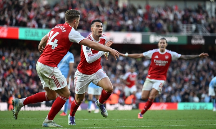 Arsenal bị cảnh báo trong cuộc đua vô địch Ngoại hạng Anh