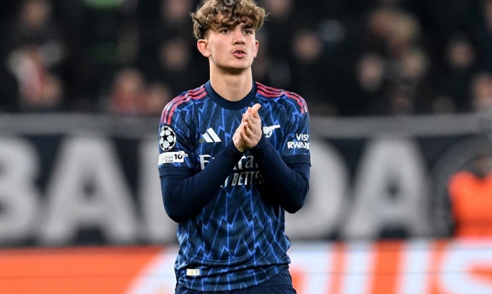 Thần đồng 'trăm năm có một' của Arsenal lập kỷ lục tại Champions League