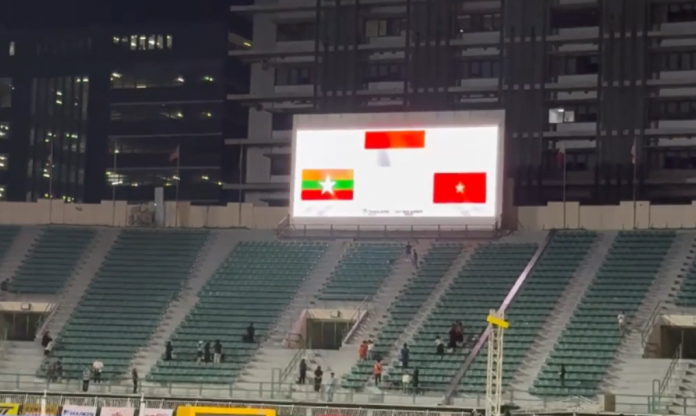 Lại nhầm cờ, Thái Lan bắt các VĐV phải 'diễn lại' cảnh nhận huy chương