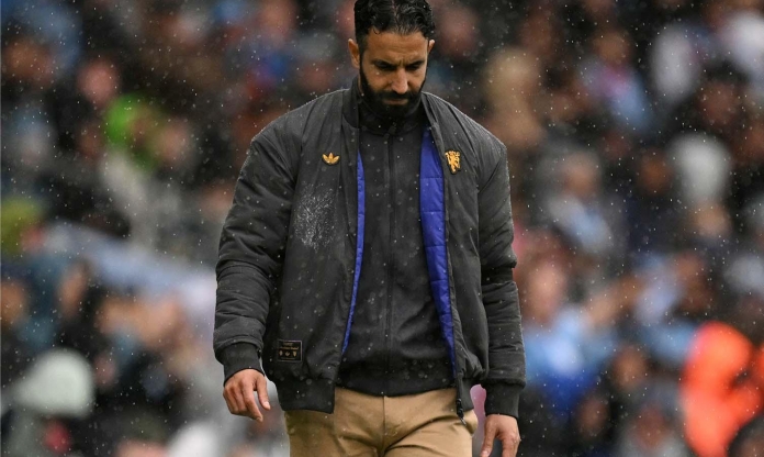 Cựu sao MU chê Ruben Amorim thiếu tinh tế, gây hại phòng thay đồ