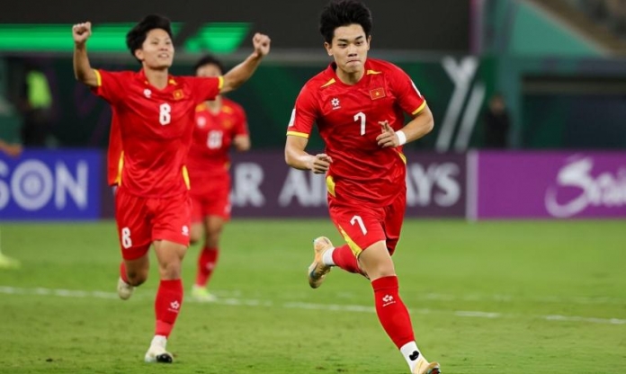 Đình Bắc tạo nên điều không tưởng trong lịch sử bóng đá Việt Nam