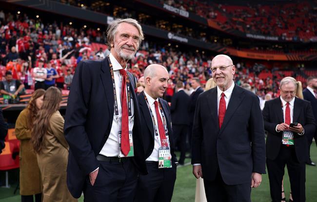 MU tăng lương gấp 4 lần để giữ chân thần đồng bóng đá Anh