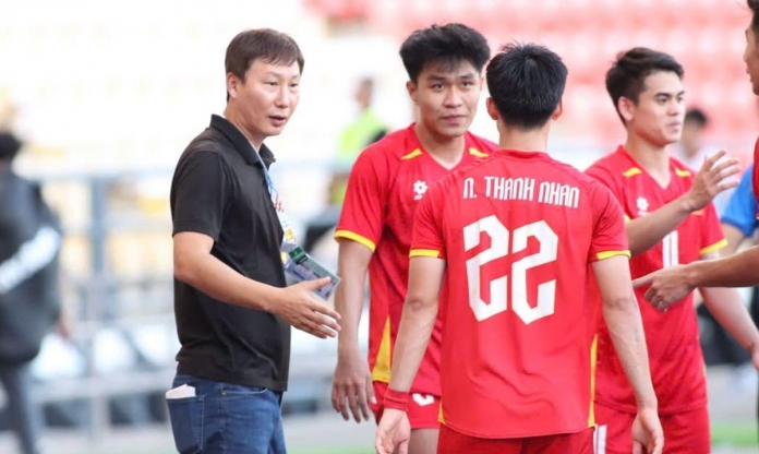 Truyền thông Indonesia ngả mũ thán phục trước HLV Kim Sang-sik